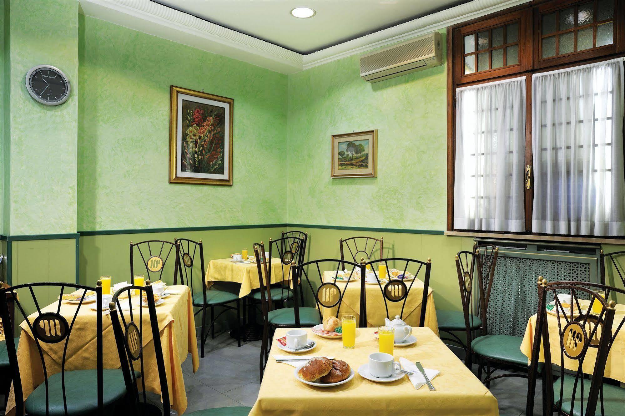 Hotel Augustea Roma Exterior foto